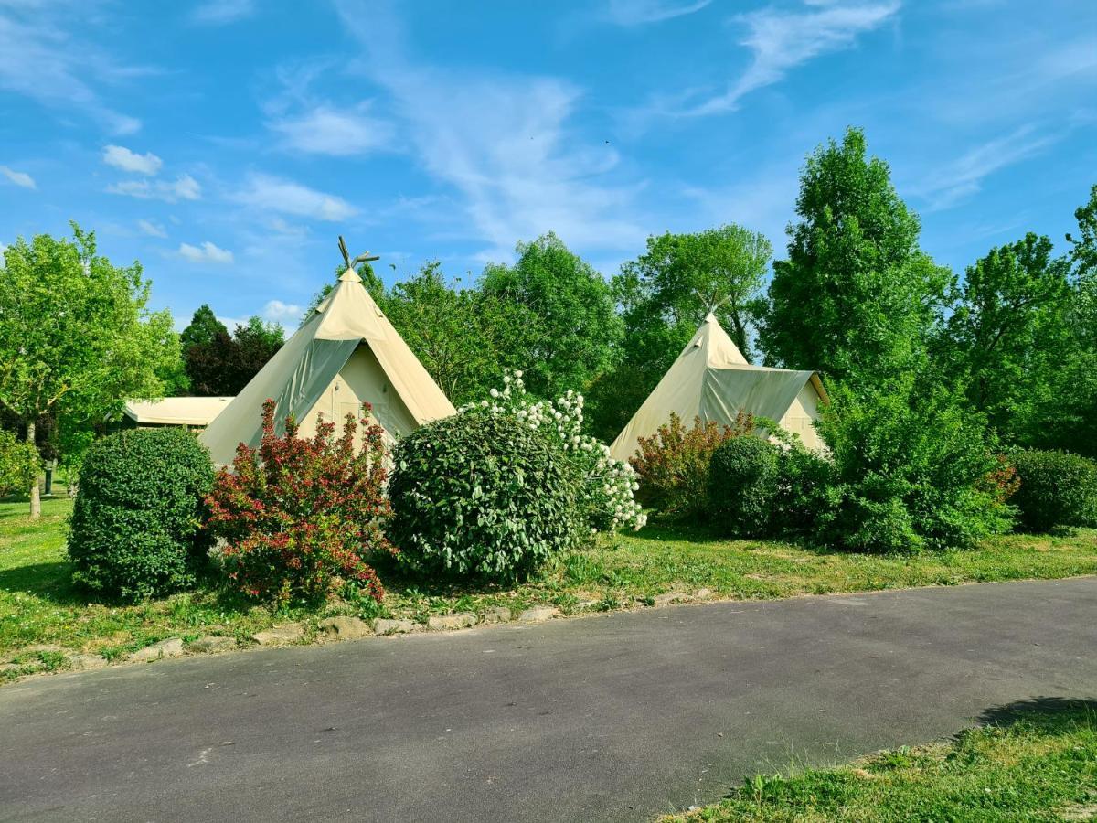 Resort & Camping - Val De Braye Besse-sur-Braye Екстер'єр фото