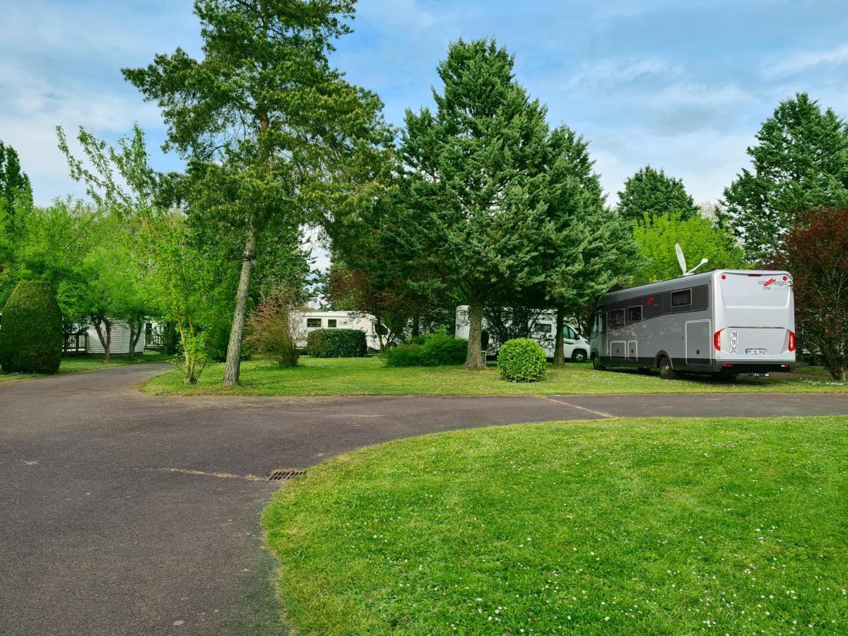 Resort & Camping - Val De Braye Besse-sur-Braye Екстер'єр фото