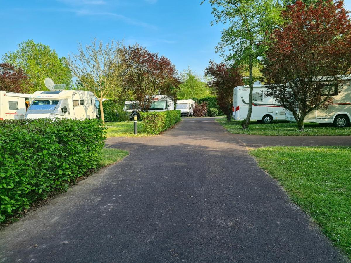 Resort & Camping - Val De Braye Besse-sur-Braye Екстер'єр фото