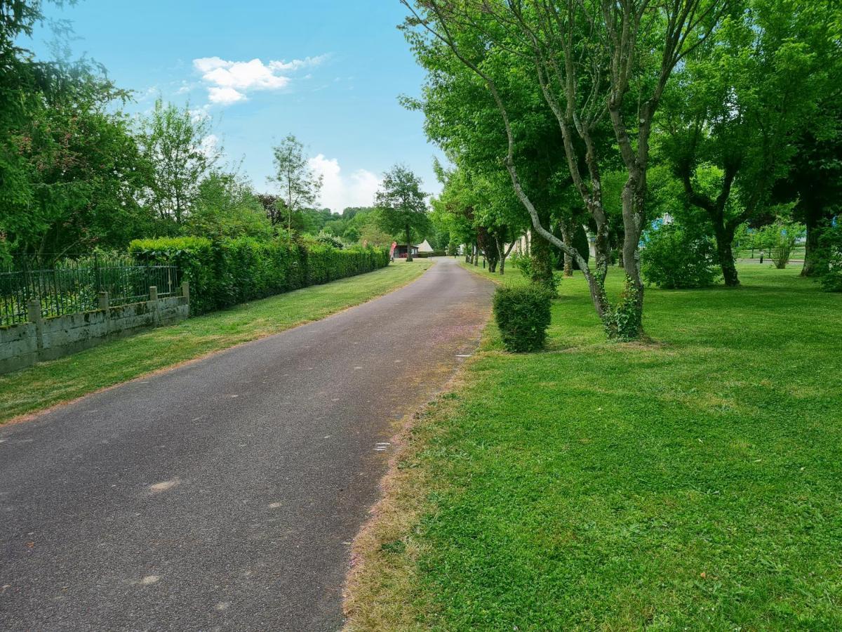 Resort & Camping - Val De Braye Besse-sur-Braye Екстер'єр фото