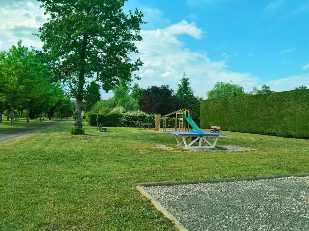 Resort & Camping - Val De Braye Besse-sur-Braye Екстер'єр фото