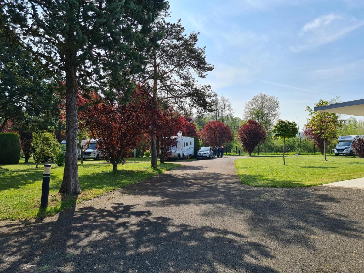 Resort & Camping - Val De Braye Besse-sur-Braye Екстер'єр фото