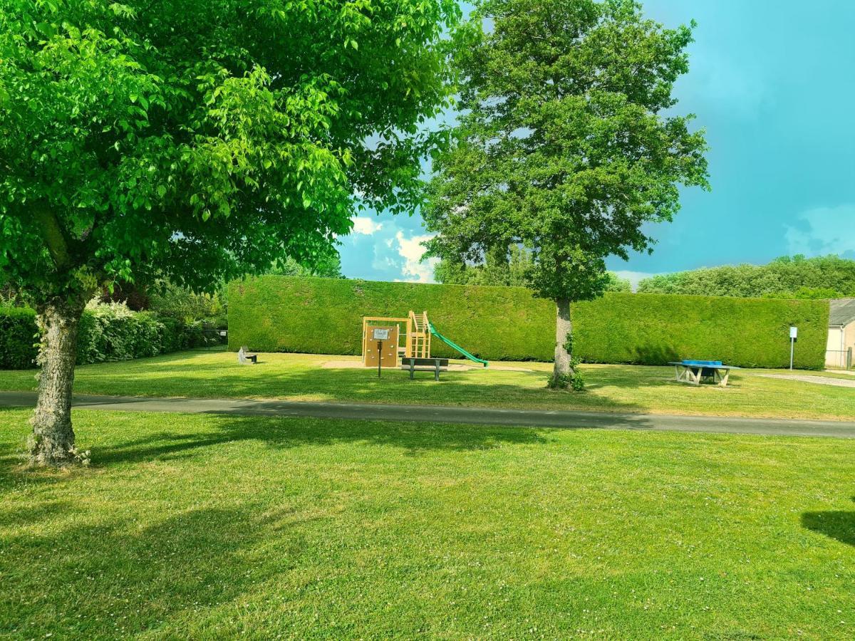 Resort & Camping - Val De Braye Besse-sur-Braye Екстер'єр фото